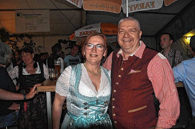 Bild 30: Vollgasstimmung war bei der Dirndl- und Lederhosenparty in Leimbach