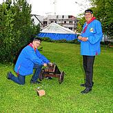 Für Böllerschüsse sorgen Peter Grieninger (links) und Walter Röder.