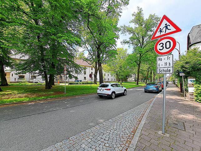 Tempo 30, wie hier am Klosterring, ist für viele Autofahrer noch eine Herausforderung.