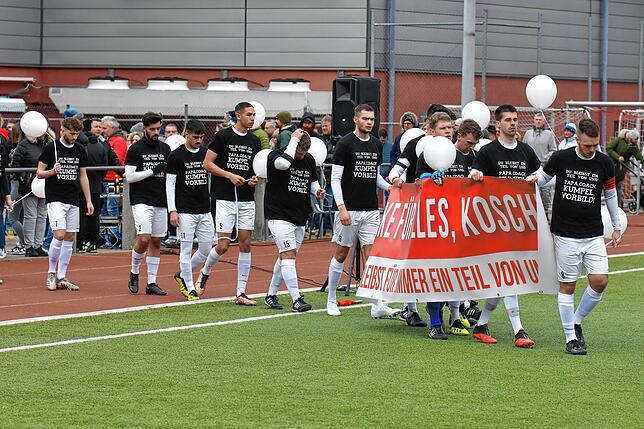 Bild 1: VfB Waldshut gewinnt emotional geprägtes Spiel mit 4:0 beim FC Schönau &ndash; und wir haben Bilder!