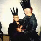 Iro-Spikes waren in der Punk-Szene bei Männern wie Frauen gleichermaßen beliebt.