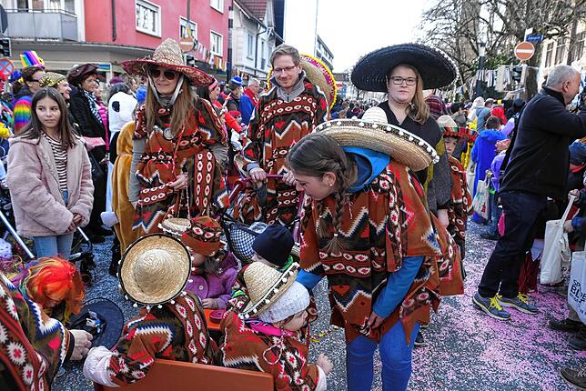 Bild 44: Bilder vom großen Fasnet Samschdig-Umzug der Poppele-Zunft (2)