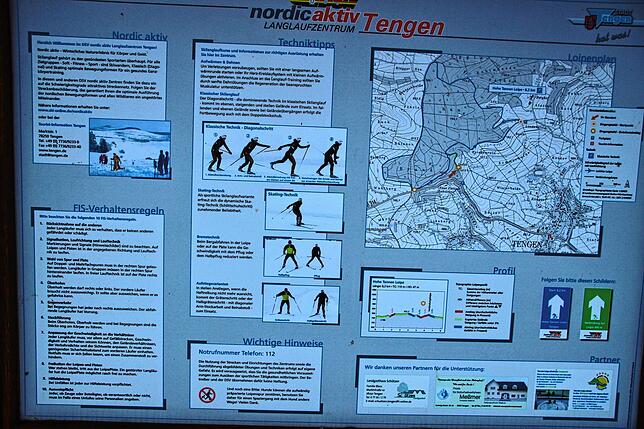 Die Tengener Loipe ist auch als Nordic-Aktiv-Langlaufzentrum des Deutschen Skiverbandes ausgewiesen. Diese Tafel steht an der Lochhütte. ...