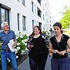 SPD-Bundestags-Kandidatin Lina Seitzl (rechts) diskutiert mit Sven Martin und SÜDKURIER-Reporterin Kerstin Steinert über die Stadt der ...