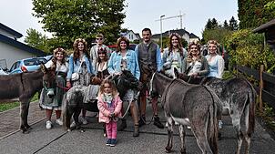 Die Gruppe aus Löhningen mit Eseln und Ponys begeisterte die Besucher beim Umzug.