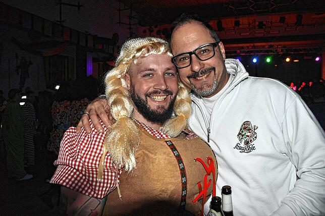 Bild 8: Markdorfs Lumpenball: Faszinierende Bilder von der Narrenzunft in der Stadthalle
