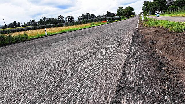 Seit Dienstag, 2. Juli ist der Asphalt der B33 zwischen Ittendorf und Markdorf abgefräst. Bis mindestens Ende des Monats muss der ...