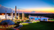 Raketengarten am Kennedy Space Center: In Florida können Urlauber vieles über die Geschichte des US-Raumfahrtprogramms lernen.