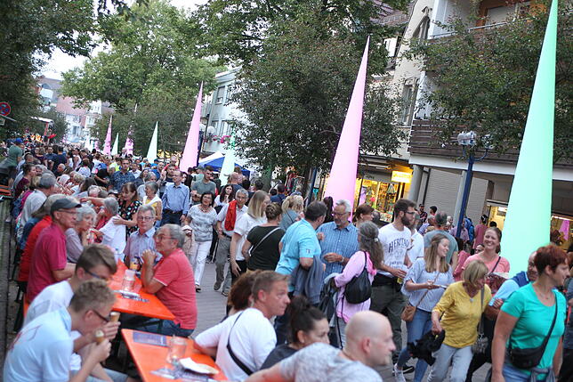 Bild 15: Bilder von den Besuchern beim Lichterfest in Bad Dürrheim