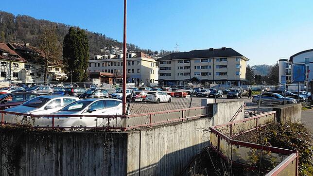 Seit Jahren herrscht Stillstand auf dem Areal, auf dem das Klettgau-Carré errichtet werden soll, und das trotz ambitionierter Planung. ...