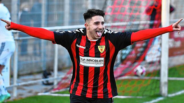 Der Joker: 13 Minuten nach seiner Einwechslung gelang Massimo De Franco der Ausgleich zum 1:1 für den FSV Rheinfelden. Diebisch freute ...