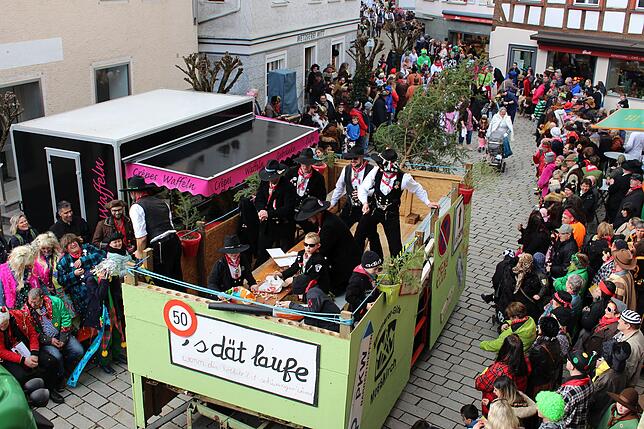 Bild 6: Bilder vom Fasnetsmäntigumzug in Meßkirch