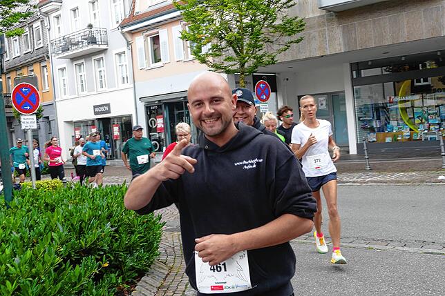 Bild 34: Donaueschingen schnürt die Laufschuhe. Schutzengellauf für den guten Zweck bringt 11000 Euro ein.
