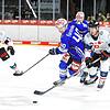 Endlich ein Erfolgserlebnis: Die Schwenninger Wild Wings gewinnen zuhause gegen die Nürnberg Ice Tigers mit 8:3. Hier kämpft ...
