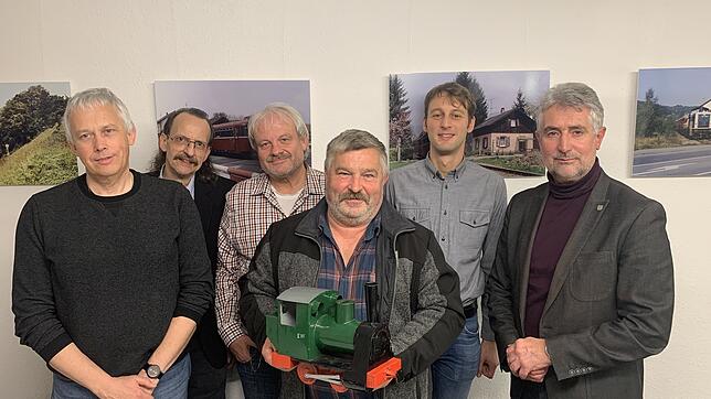 Der Vorstand des neuen Vereins &bdquo;Interessensgemeinschaft Pro Wehratalbahn&ldquo; (v.l.) Ralf Maltry, Johann Heimlich, Clemens ...