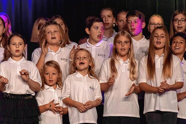 Bild 27: Bilder vom Festakt zur Eröffnung der Waldshuter Stadthalle mit Sänger Max Mutzke