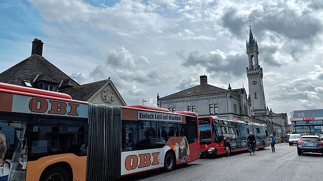 Die Busse der Stadtwerke &ndash; auch Roter Arnold genannt &ndash; sind in ganz Konstanz unterwegs. Bald werden Fahrgäste von einem ...