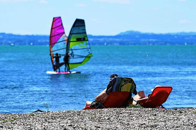 Das Wochenende am Bodensee bietet ideale Bedingungen, um die Sonne in vollen Zügen zu genießen.
