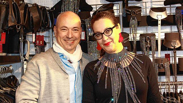 Das Designer-Ehepaar Christoph und Claudia Pohl aus Stockach-Wahlwies hat die Show der Modeschöpferin Vivienne Westwood bei der Fashion ...