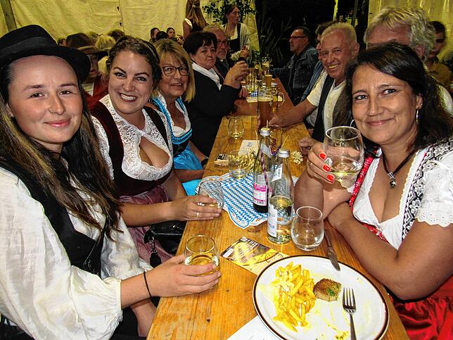 In fröhlicher Feststimmung beim bayrischen Abend.