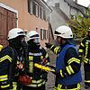 Sehr realitätsnah können die Feuerwehr-Übungen auf den Ernstfall vorbereiten. Derzeit kann wegen Corona kaum geprobt werden. Das Bild ...