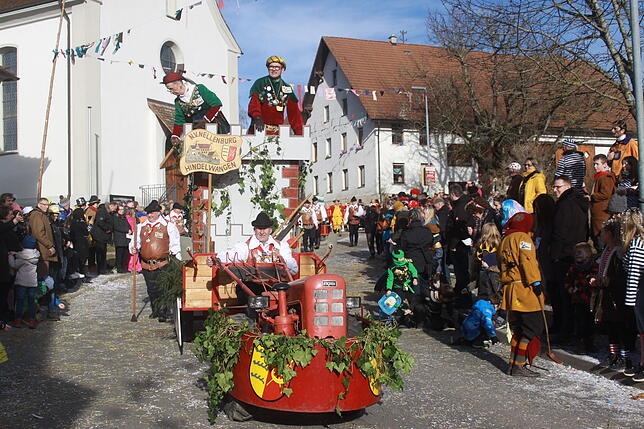 Bild 17: Bilder vom Narrentreffen zum 40. Jubiläum der Kuhsattler aus Hohenfels