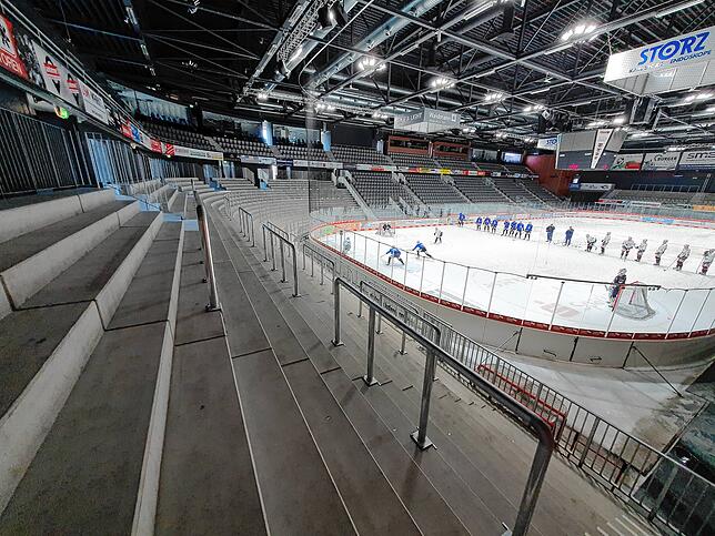 Wer trainiert denn da am Mittwochvormittag? Es sind die Wild Wings, die sich für das erste Heimspiel am Samstag, 14.30 Uhr, gegen ...