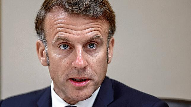 Der französische Präsident Emmanuel Macron nimmt an einem nationalen Sicherheitstreffen zur Krise zwischen Israel und dem Iran im ...