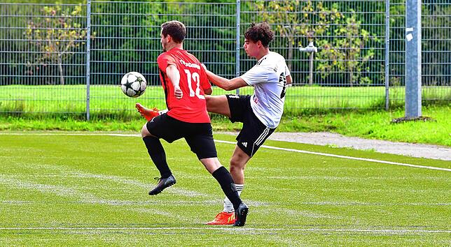 Bild 2: SV Obersäckingen trennt sich im Stadt-Derby mit 3:3 vom FC 08 Bad Säckingen – und wir haben Fotos!