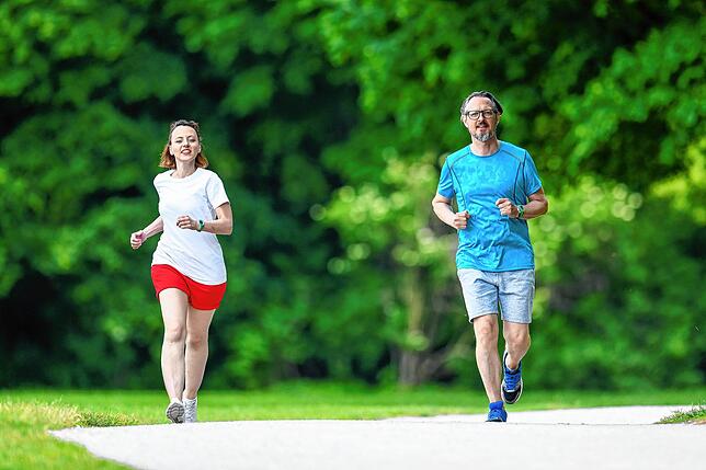 Regelmäßige Laufrunden tun unseren Zellkraftwerken, den Mitochondrien, gut.