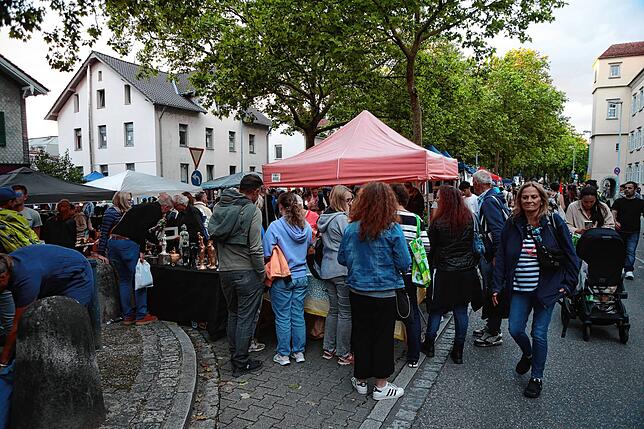 Bild 22: In Konstanz ist wieder großer Flohmarkt – und Tausende Besucher sind wieder dabei