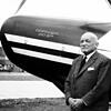 Claude Dornier vor einer Do 27.