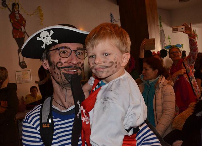 Bild 28: Die Bilder vom Kinderball in der Markdorfer Stadthalle