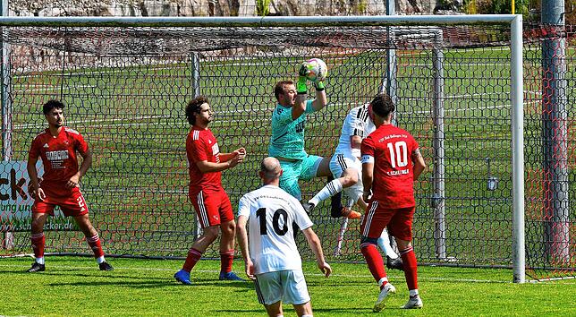 Bild 7: VfR Bad Bellingen besiegt SV 08 Laufenburg II &ndash; und wir haben Bilder!