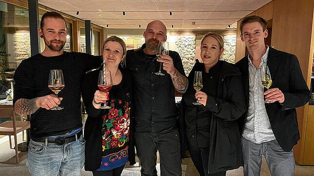 Die Köche der Bodenseeregion, die in einigen Wochen bei der Fernsehsendung &bdquo;Mein Lokal, dein Lokal&ldquo; zu sehen sein werden: ...