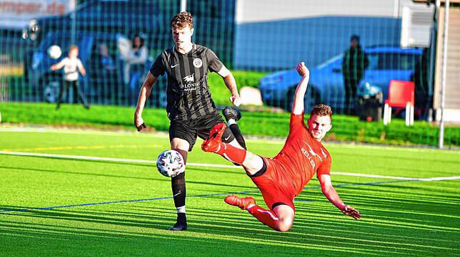 Bild 13: FC Hochrhein gewinnt das Derby beim SV Jestetten mit 3:1 &ndash; und wir haben Bilder!