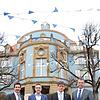 OB Erik Pauly (von links) begrüßt zwei neue Mitarbeiter: Mike Biehler, Amtsleiter Innenrevision, und Matthias Hummel, Sachgebietsleiter ...