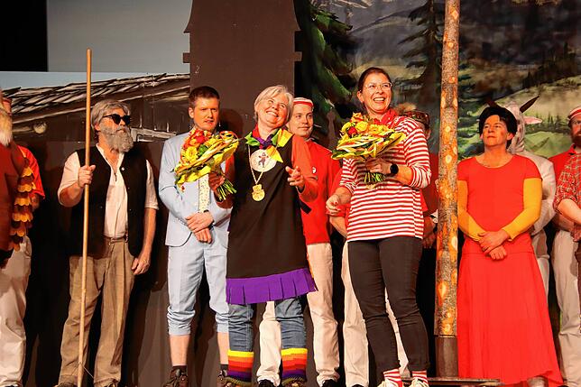 Bild 16: Almbesuch, Bischof Radolt und Imperia: Die schönsten Bilder der Narrenspiegel-Premiere