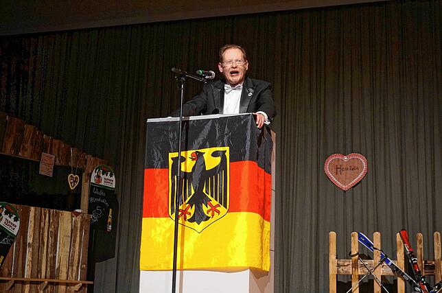 Ex-Abgeordneter Thomas Dörflinger gibt in der Bütt Einblicke ins Berliner Politik-Chaos.