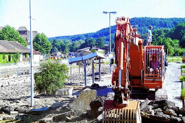 Der Abriss des alten Busbahnhofs an der Bahnhofstraße