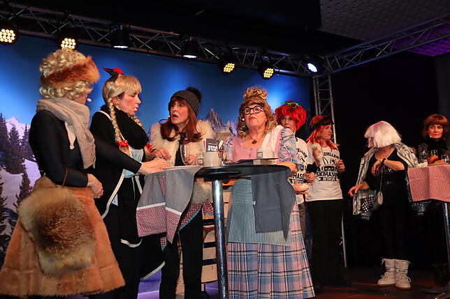 Bild 14: Ab in die Berge: Beim Jungfere Abend geht es auf Reisen