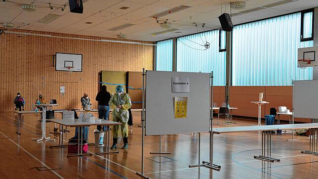 Das Schnelltestzentrum in der Mehrzweckhalle in Leimbach ist Geschichte. Ab kommendem Montag wird in der Stadthalle getestet.