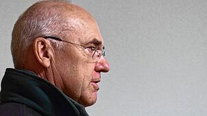 Stefan Kopp, Leiter des Forstbereichs beim Landratsamt in Sigmaringen, rechnet mit deutlich steigenden Holzpreisen im kommenden Jahr. ...