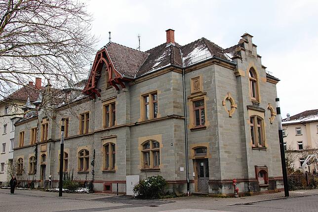Im Alten Zollhaus in der Hegaustraße 42 befindet sich das Integrationszentrum als Anlaufstelle für alle Migranten.