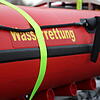 Unser Symbolbild zeigt ein Boot für die Wasserrettung von der DLRG.