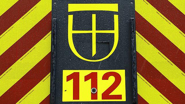 (Symbolbild) Das Konstanzer Wappen prangt über der Notrufnummer 112 auf einem der Einsatzfahrzeuge der Feuerwehr. Dass die Einsatzkräfte ...