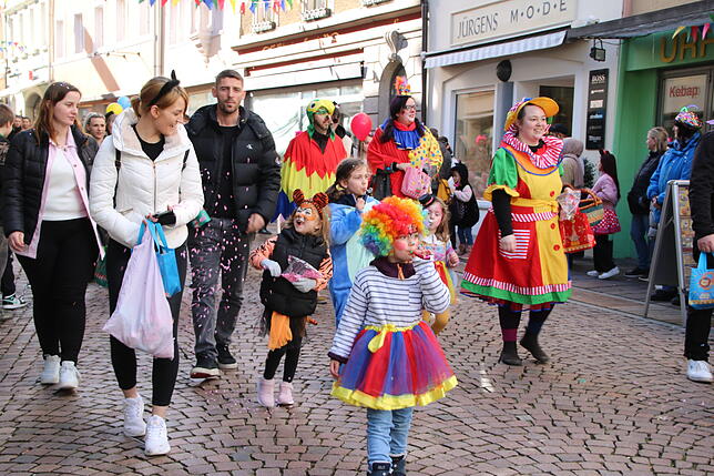 Bild 31: Schmotziger Dunschtig 2025: Das sind schönsten Bilder vom Kinderumzug in Tiengen