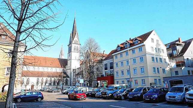 Der Stephansplatz wird zurzeit überwiegend als Parkplatz genutzt. Das soll sich ändern &ndash; und zwischenzeitlich bringt die ...
