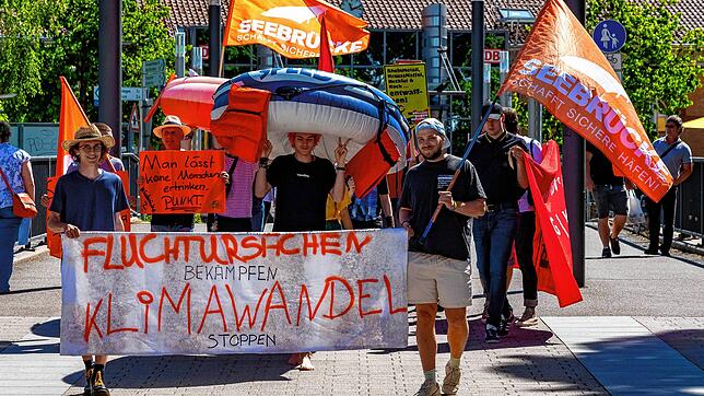 Im Jahr 2023 gab es in Villingen-Schwenningen eine Demonstration, in der Solidarität gegenüber den Seenotrettern bekundet wurde. Die ...
