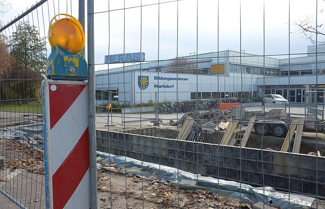 Das Bildungszentrum ist eine Baustelle: 7,3 Millionen Euro investiert die Stadt in den nächsten vier Jahren bis Ende 2023, hauptsächlich ...